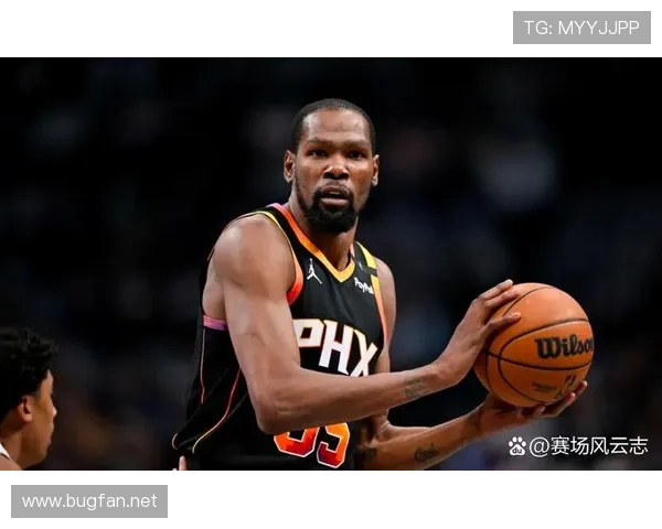 杜兰特赛场上杀神，下了场居然能这样随便穿衣服？没谁了！