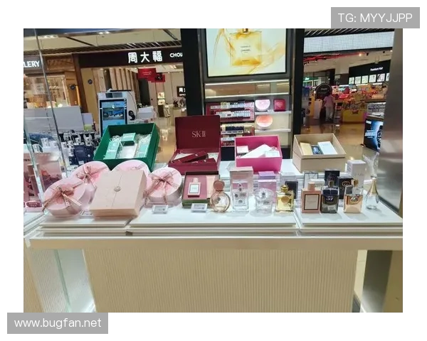 郑钦文中场休息秒变大型美妆柜台，跟比赛一秒没半毛钱关系吧？